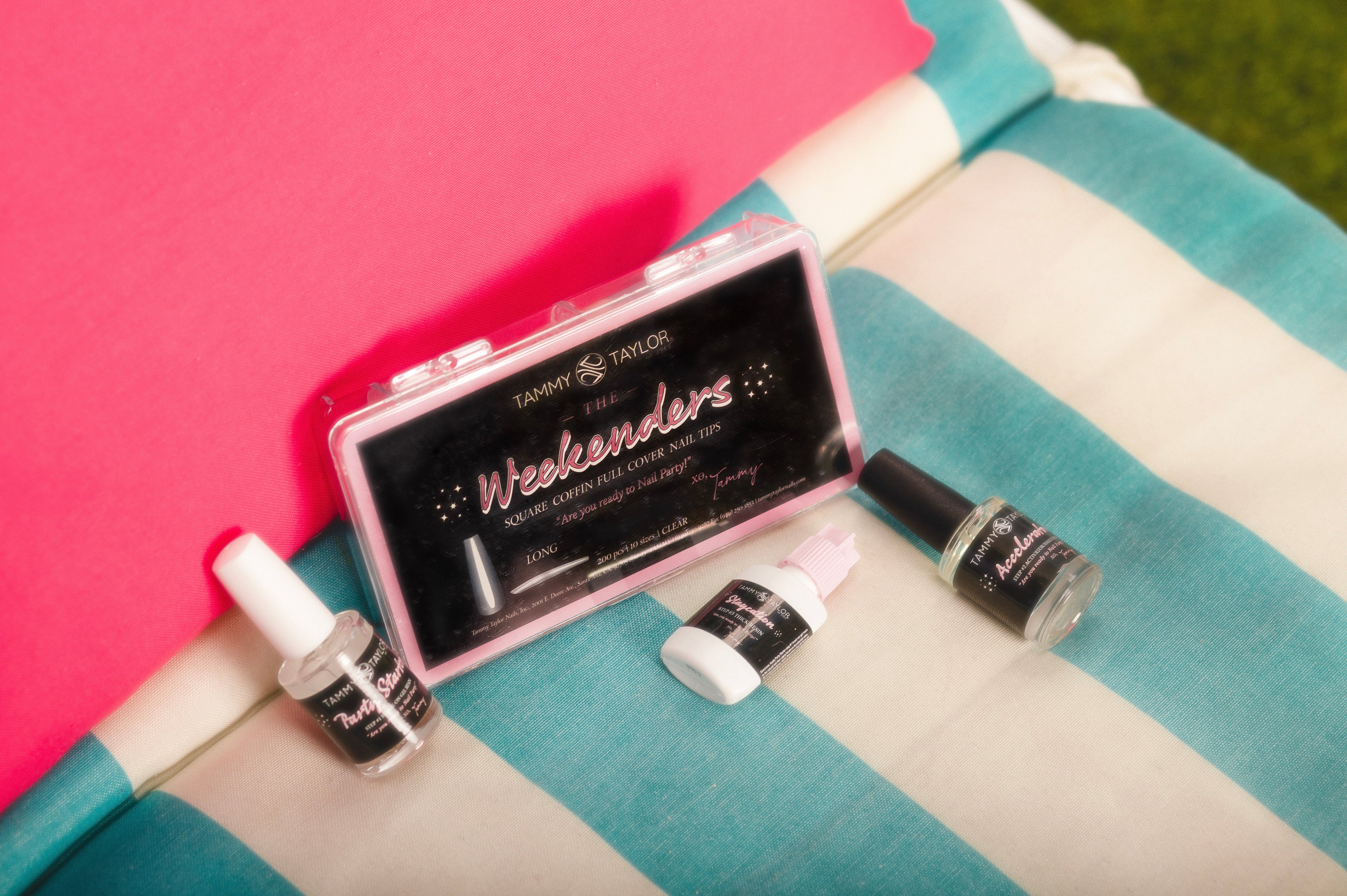 The Weekenders Full Coverage Nail Extensions Kit