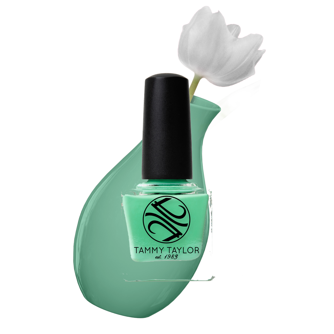 Mint in the Shade Gelegance Nail Lacquer