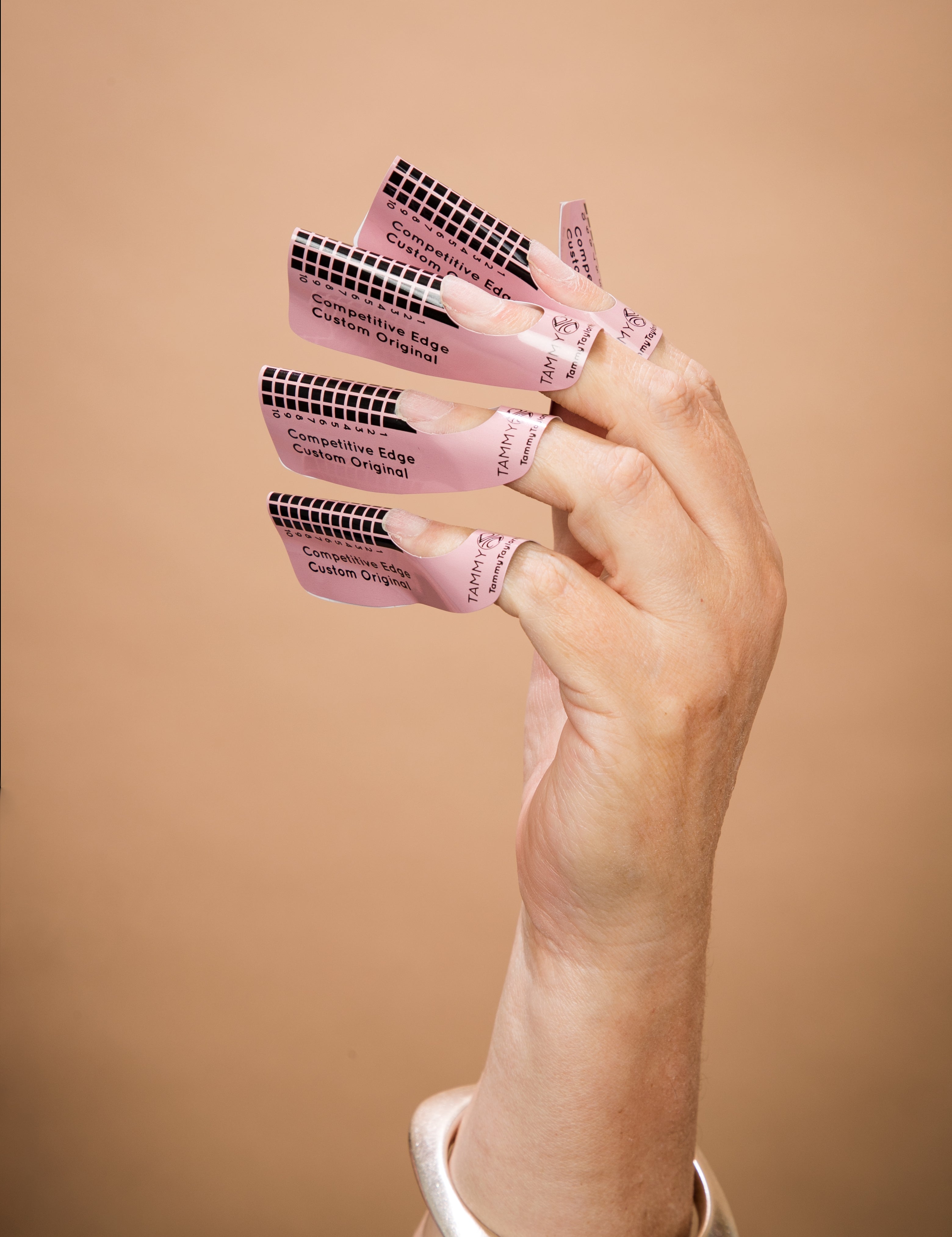 TammyTaylorXtraLongNailFormsonHand312020190723.jpg